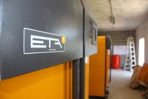 Due ETA Hack 200 in cascata scaldano 7.200 m² di serre Due ETA Hack 200 in cascata scaldano 7.200 m² di serre